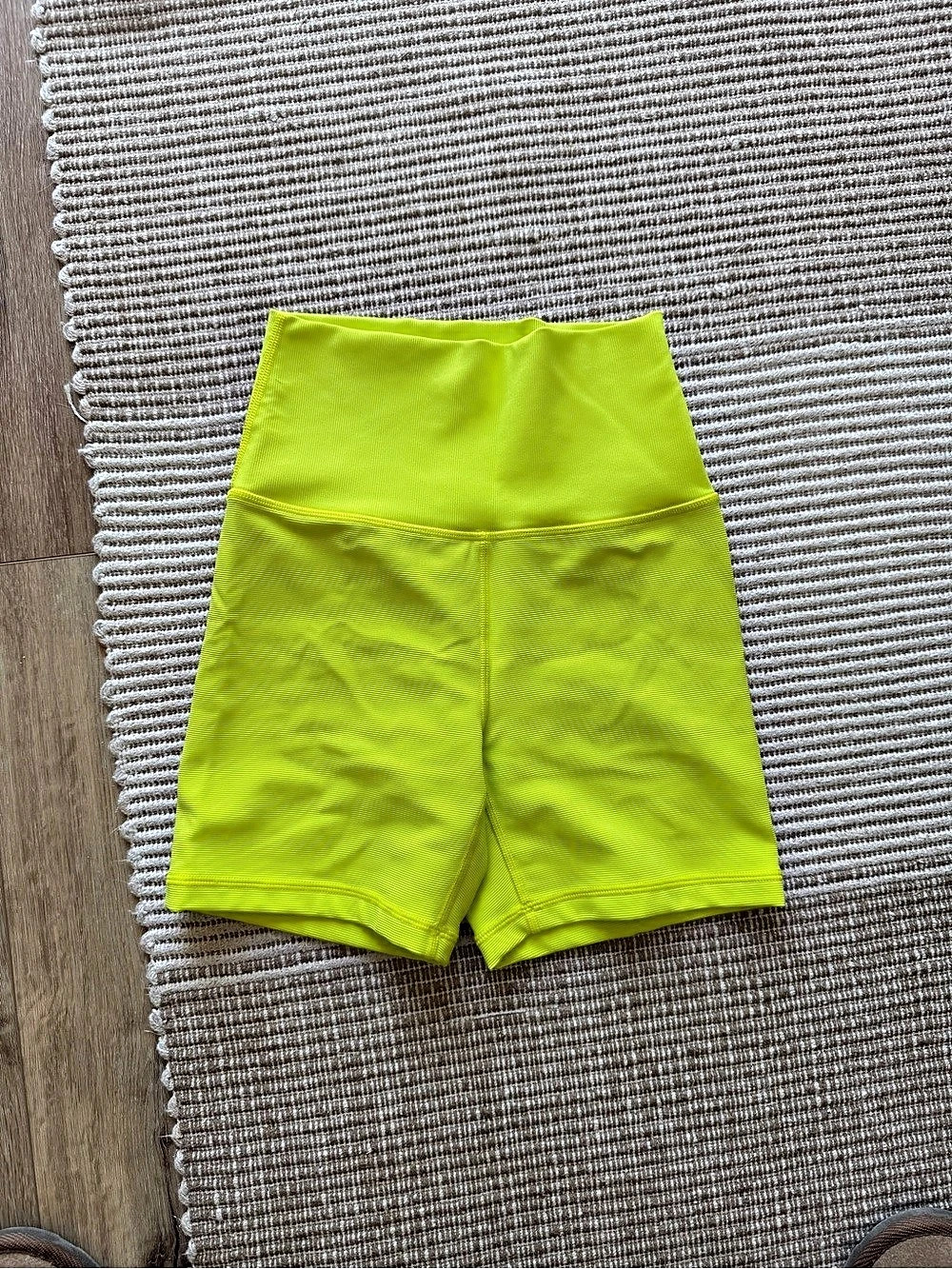 OFFLINE by Aerie Stripe Rib High Waisted 5" Bike Shorts Green Small Like New